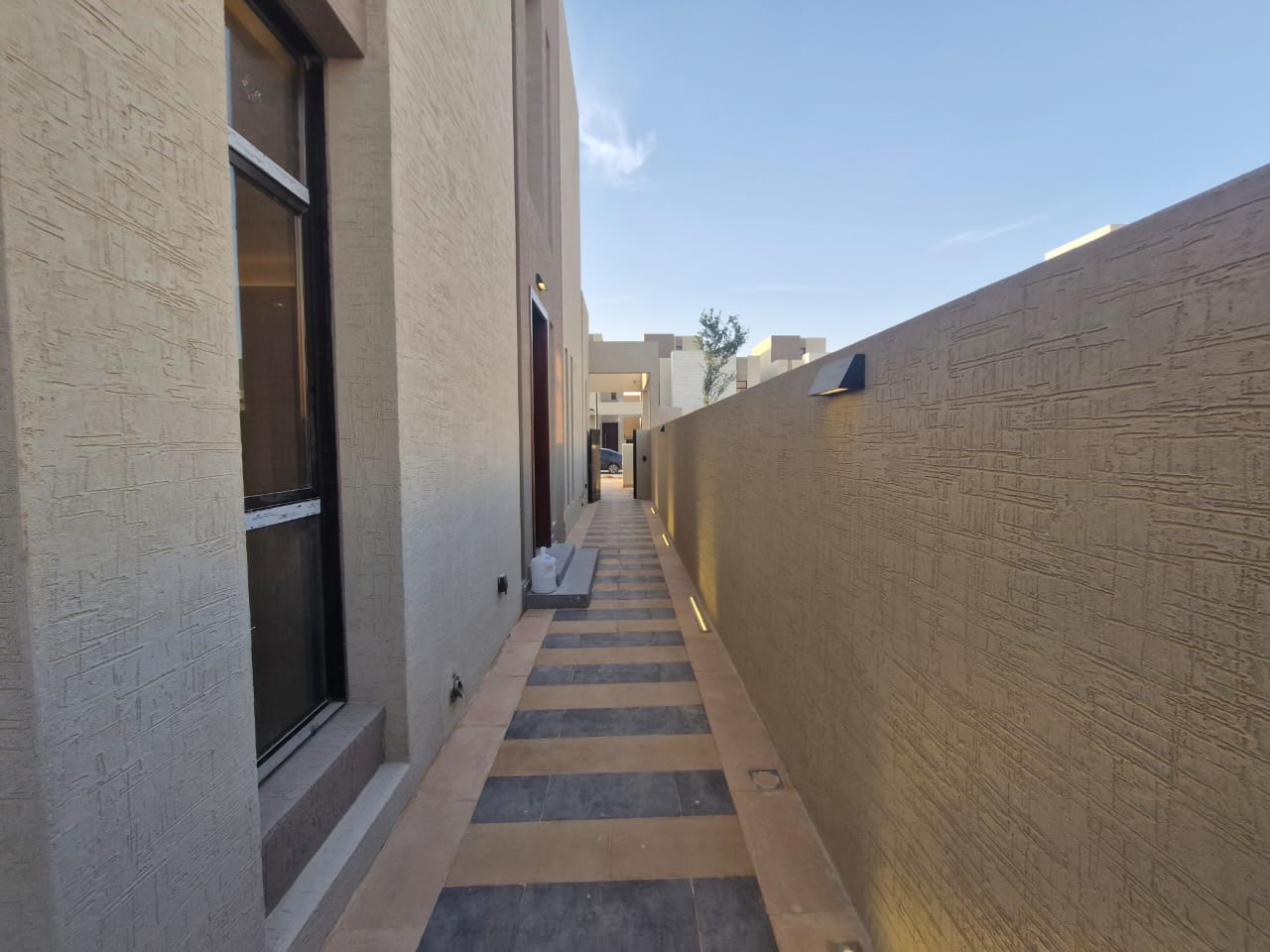 🏡 **Modern Luxury Villa for Sale in "Atual Roshn" - Elegant Design with Signature Touch of Elie Saab** 🌟